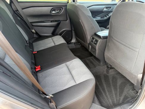 Certified 2025 Nissan Rogue SV FWD image 32