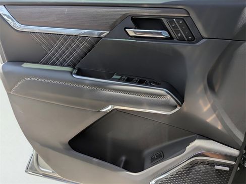 New 2026 GMC Acadia Denali w/ Super Cruise Package image 13