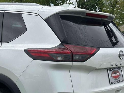 Used 2023 Nissan Rogue SL w/ SL Premium Package AWD/4WD image 9