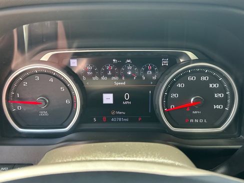 Used 2022 Chevrolet Silverado 1500 High Country w/ Technology Package AWD/4WD image 27