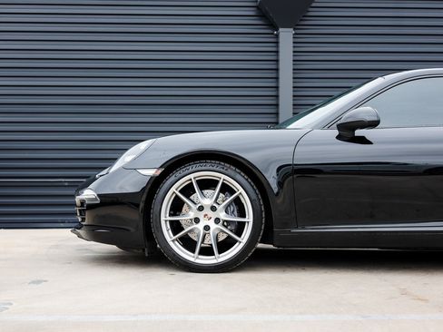 Certified 2016 Porsche 911 Carrera Black Edition image 11