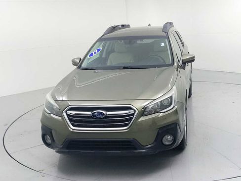 Used 2019 Subaru Outback 2.5i Premium AWD/4WD image 3