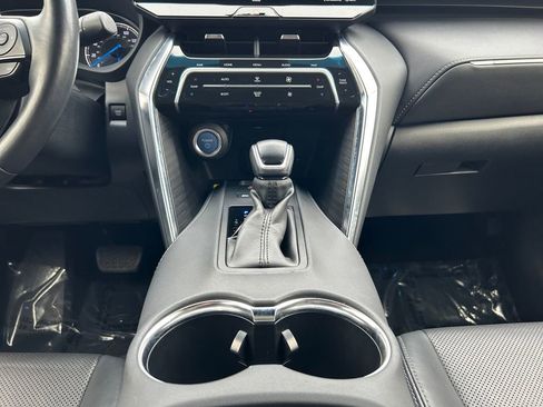 Used 2021 Toyota Venza XLE w/ Softex Package image 12