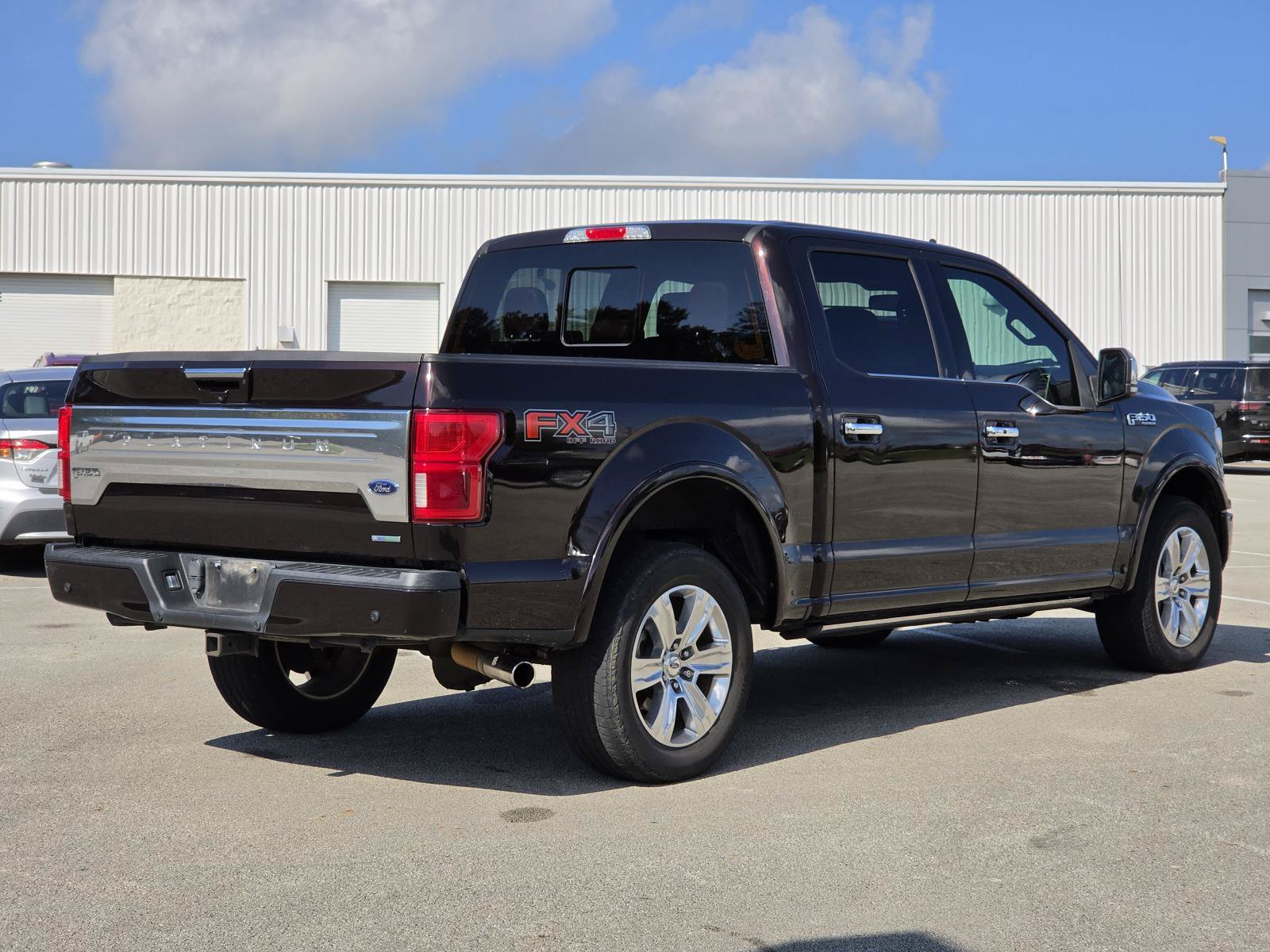Used 2018 Ford F150 Platinum w/ Equipment Group 701A Luxury AWD/4WD image 4