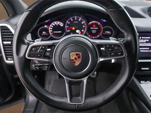 Used 2020 Porsche Cayenne S image 8