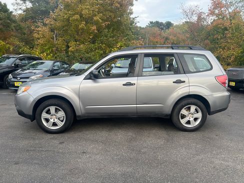 Used 2011 Subaru Forester 2.5X w/ Alloy Wheel Value Pkg image 2