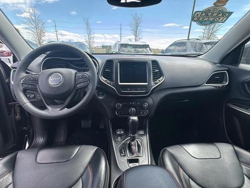 Used 2022 Jeep Cherokee Trailhawk w/ Premium Leather Package AWD/4WD image 22