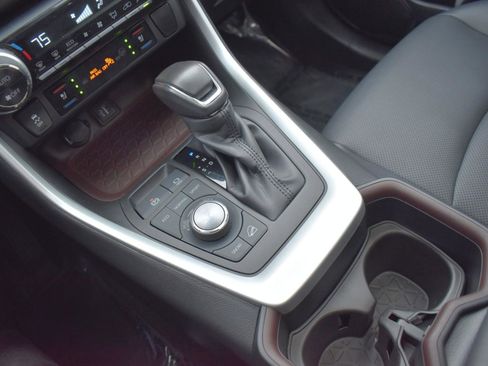 Used 2023 Toyota RAV4 Limited image 21