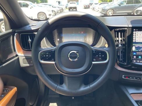 Certified 2024 Volvo XC60 B5 Ultimate AWD/4WD image 19
