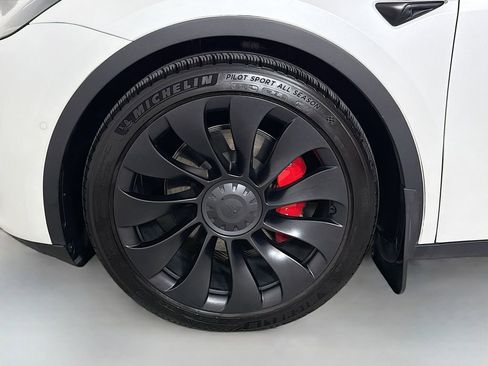 Used 2022 Tesla Model Y Performance AWD/4WD image 31