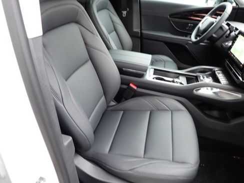 New 2026 Lincoln Nautilus Premier image 18