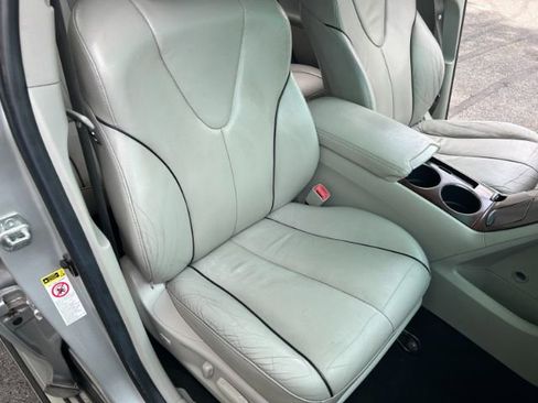 Used 2012 Toyota Venza XLE AWD/4WD image 23