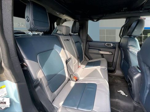 Used 2023 Ford Bronco Outer Banks image 25