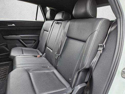 Used 2020 Volkswagen Atlas Cross Sport SE image 17