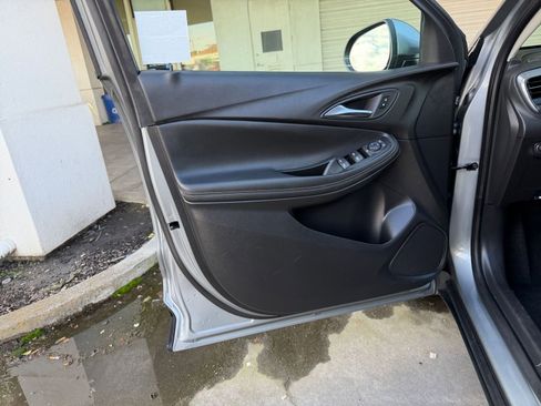 Used 2025 Buick Encore GX Preferred image 18