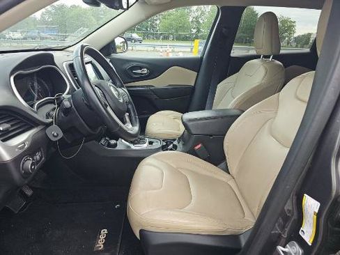 Used 2017 Jeep Cherokee Limited AWD/4WD image 6