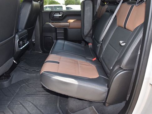 Used 2022 Chevrolet Silverado 2500 High Country w/ Safety Package II AWD/4WD image 12