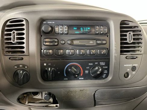 Used 1997 Ford F150 XLT image 9