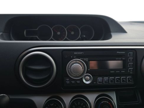 Used 2011 Scion xB image 25