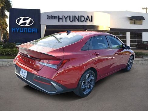 Used 2025 Hyundai Elantra Sport FWD image 6