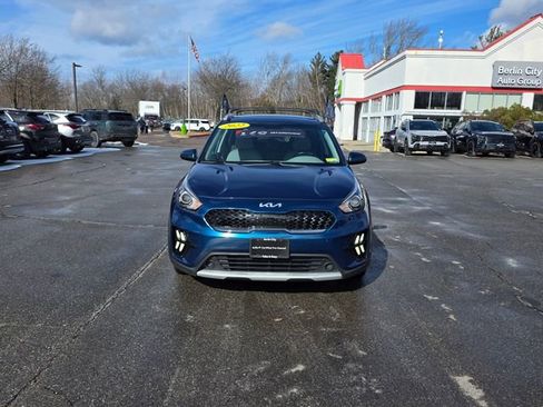 Used 2022 Kia Niro LXS image 4