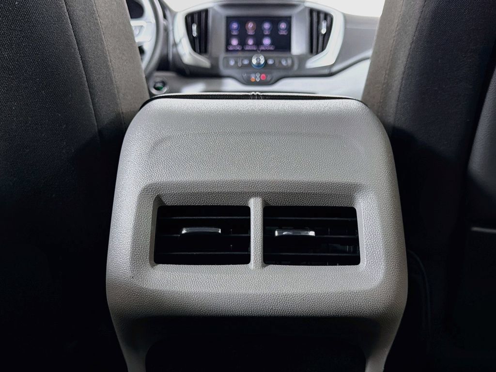 Used 2023 GMC Terrain SLE w/ Driver Convenience Package FWD image 25