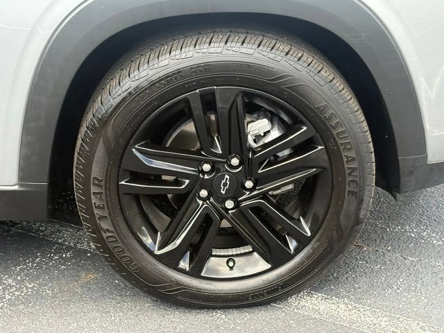 Used 2024 Chevrolet Trax ACTIV w/ Sunroof Package FWD image 29