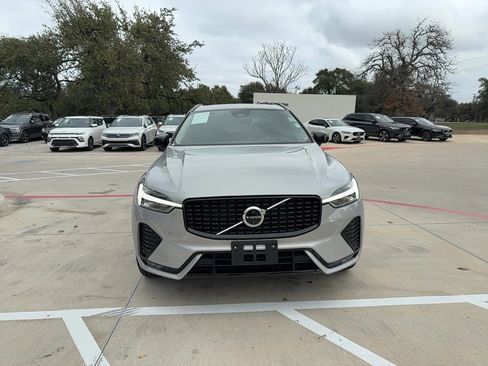 Certified 2025 Volvo XC60 B5 Plus image 8