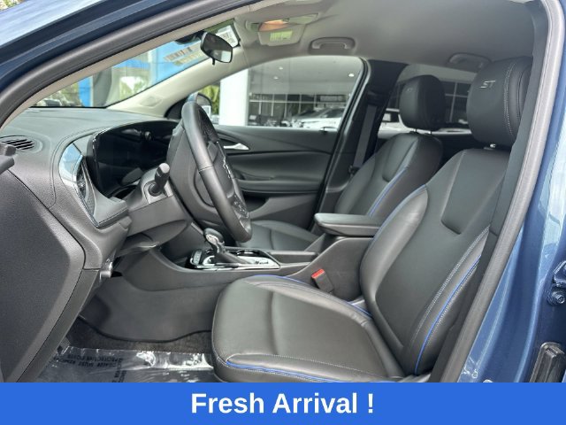 Used 2025 Buick Encore GX Sport Touring w/ Advanced Technology Package FWD image 30