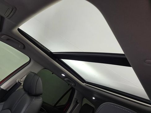 Used 2025 Honda Pilot Touring image 12