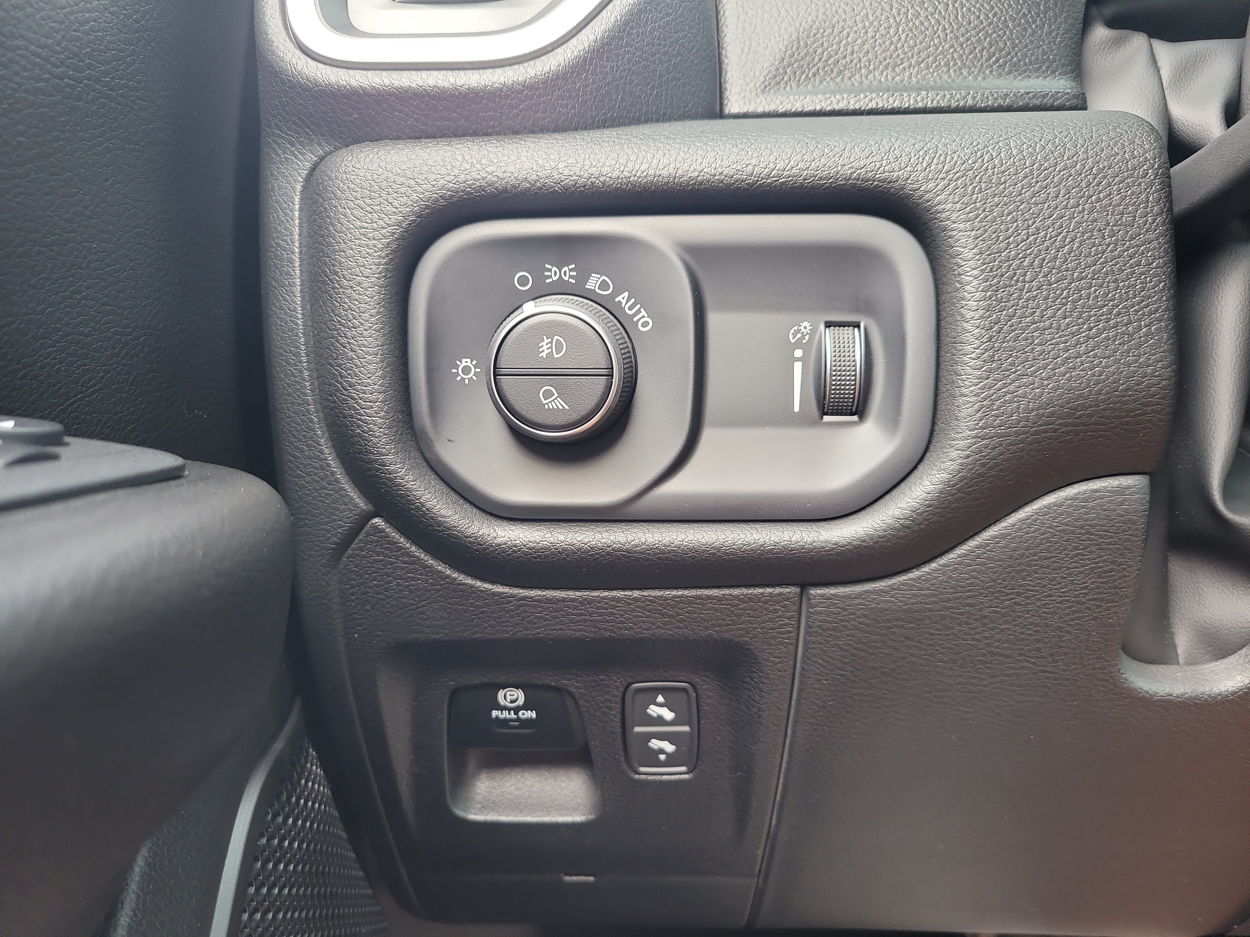Used 2023 RAM 1500 Big Horn AWD/4WD image 31