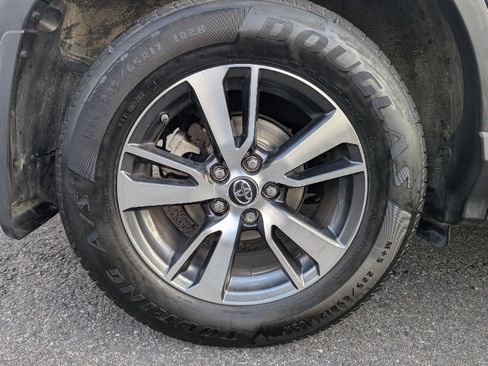 Used 2017 Toyota RAV4 XLE image 12