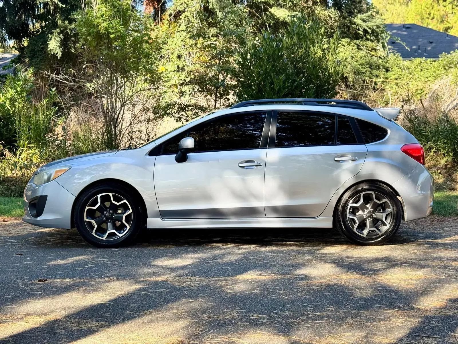 Used 2012 Subaru Impreza 2.0i Sport Premium AWD/4WD image 2