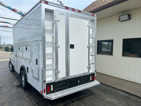 Used 2012 Ford E-350 and Econoline 350 Super Duty RWD image 6