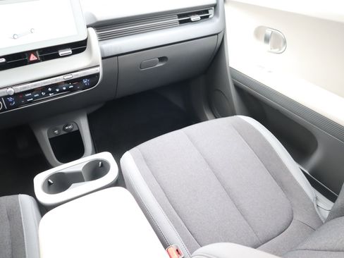 Used 2024 Hyundai Ioniq 5 SEL image 31