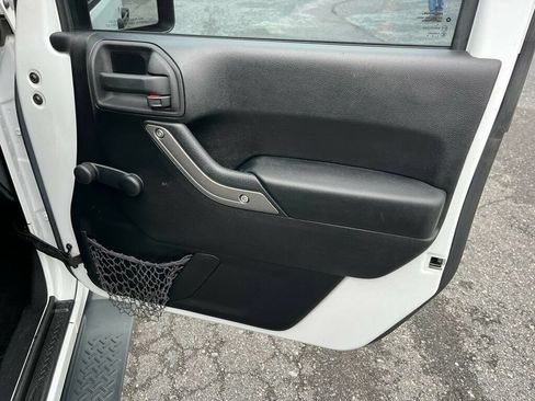 Used 2015 Jeep Wrangler Sport AWD/4WD image 27