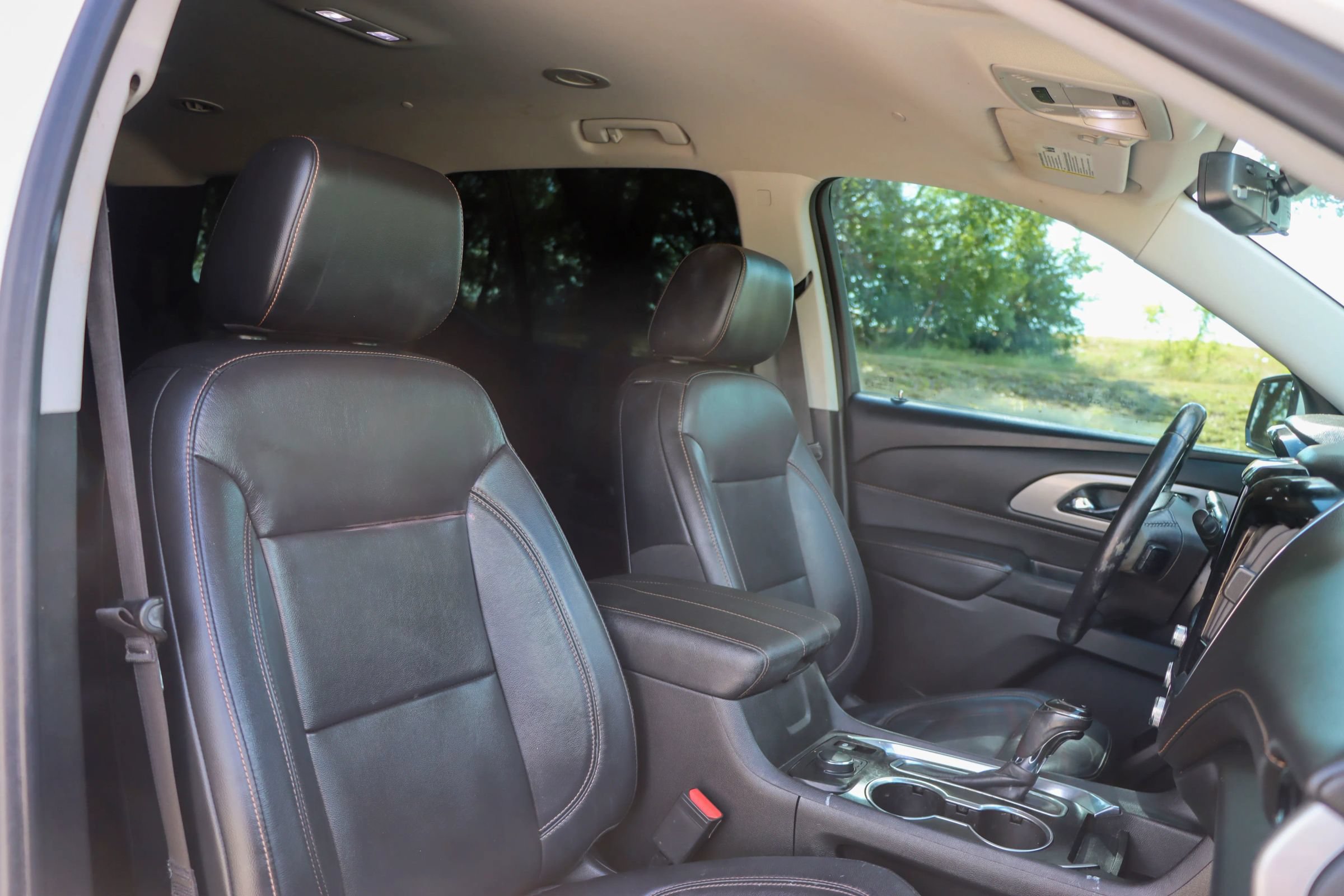 Used 2020 Chevrolet Traverse RS w/ LPO, Floor Liner Package FWD image 24