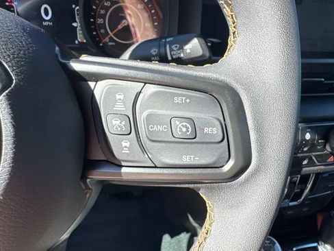 Used 2024 Jeep Wrangler Willys image 17