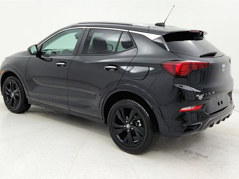 Used 2024 Buick Encore GX Sport Touring image 2