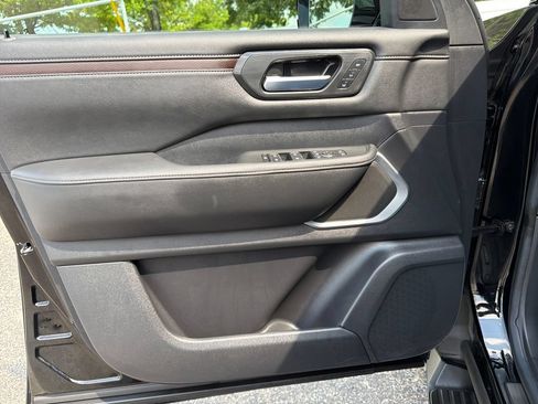 Used 2025 Nissan Armada Platinum AWD/4WD image 25