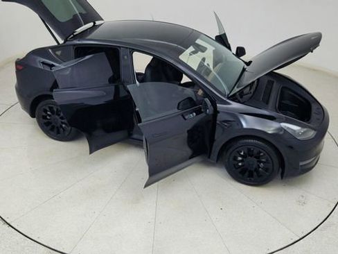 Used 2024 Tesla Model Y Long Range image 80