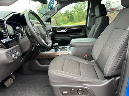 Used 2024 Chevrolet Silverado 1500 RST AWD/4WD image 4