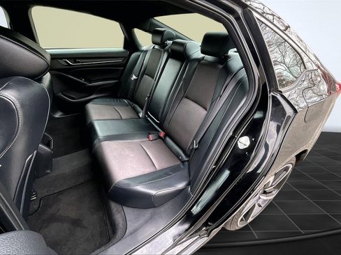 Used 2018 Honda Accord Sport image 22