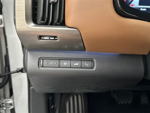 New 2025 Nissan Pathfinder Platinum w/ Cargo Package image 22