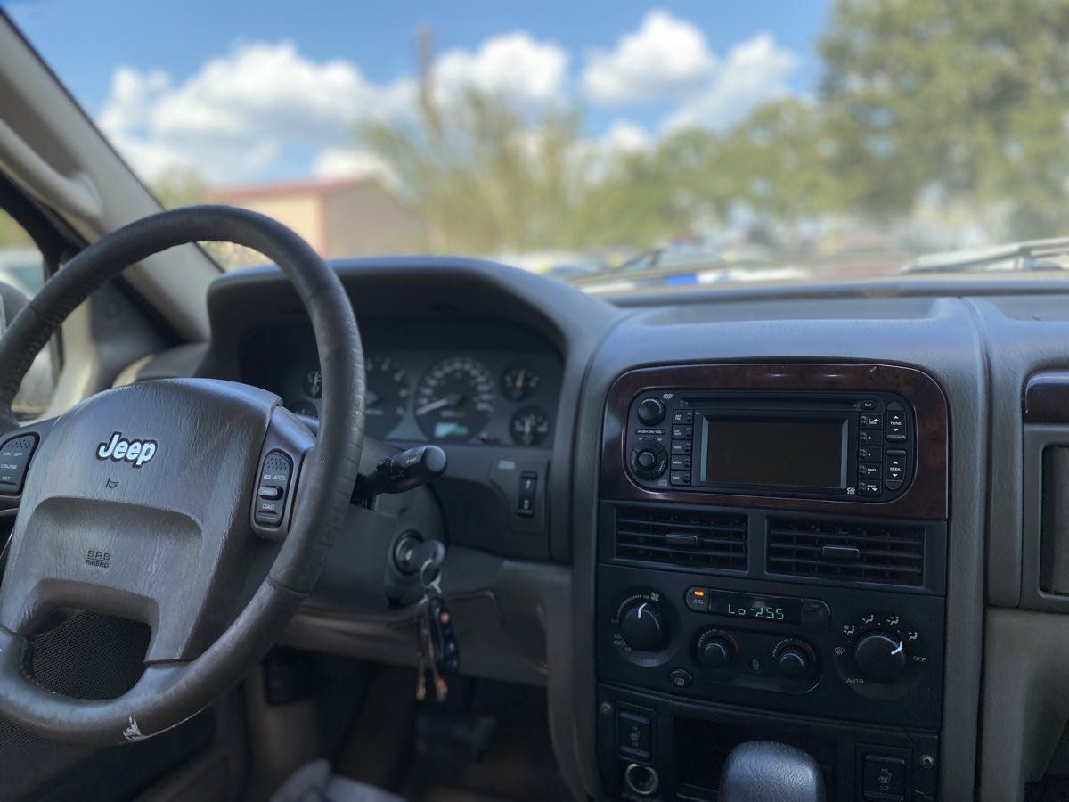 Used 2004 Jeep Grand Cherokee Limited w/ Cold Weather Group RWD image 12