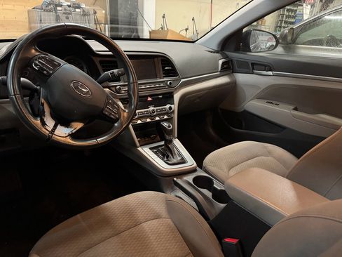 Used 2019 Hyundai Elantra ECO image 3