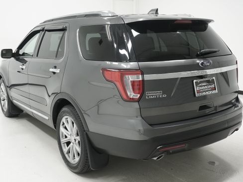 Used 2017 Ford Explorer Limited FWD image 6