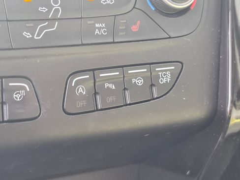 Used 2018 Ford Escape Titanium AWD/4WD image 21