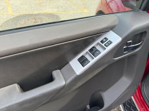 Used 2011 Nissan Pathfinder Silver image 31