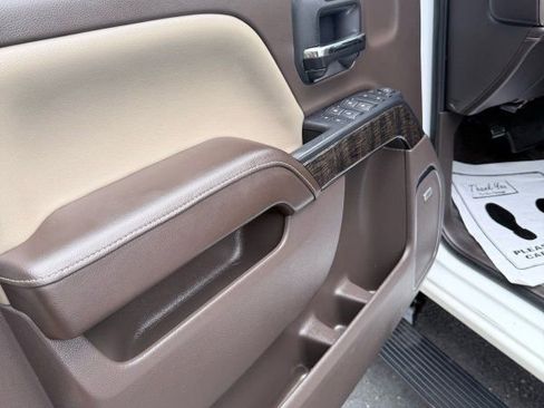 Used 2015 GMC Sierra 2500 Denali w/ Duramax Plus Package AWD/4WD image 8